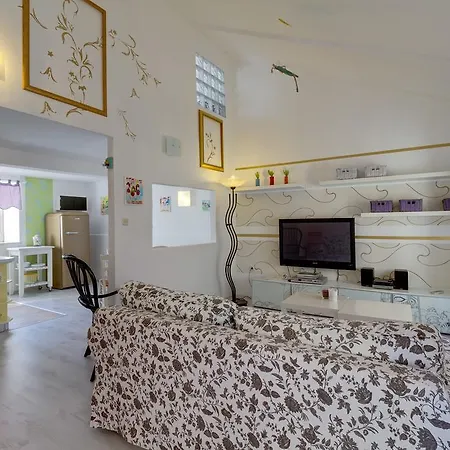 Mandarina Апартаменты