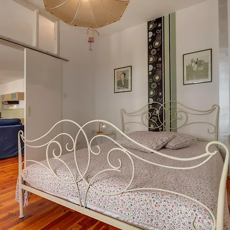Mandarina Apartment