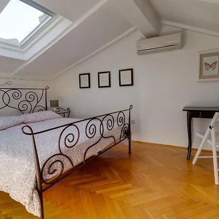 Mandarina Apartment *